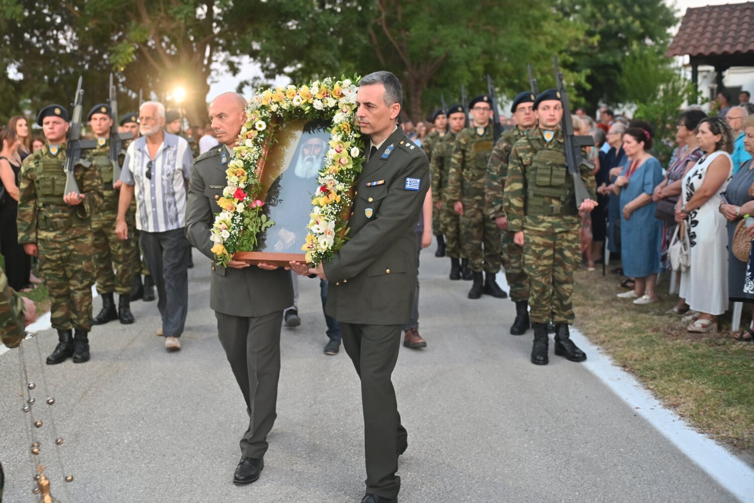 Μέγα πλήθος στο στρατόπεδο Αμπελώνα για τον Άγιο Παϊσιο